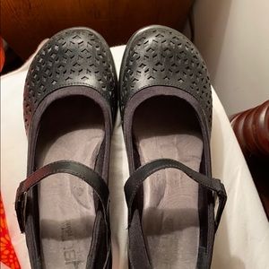 Mary Janes JBU used in good shape